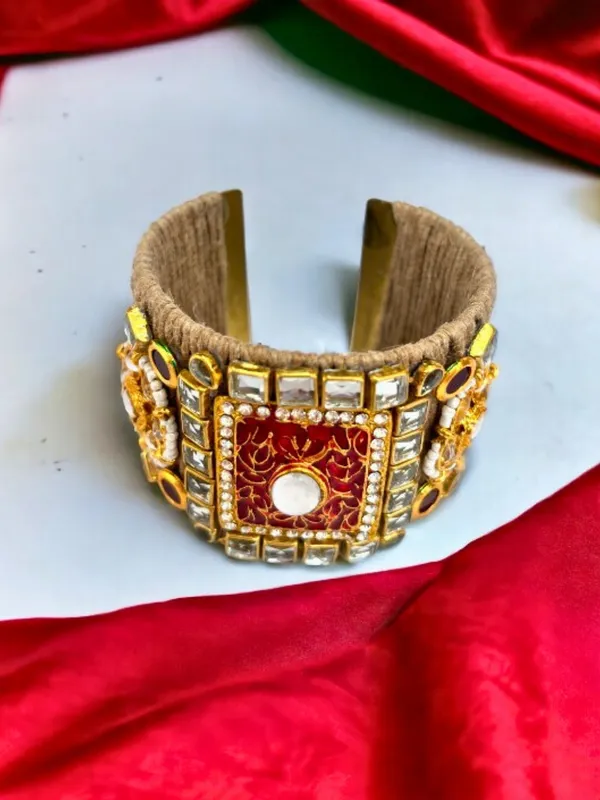 Golden_And_Red_Kundan_Adjustable_Jute_Bracelet