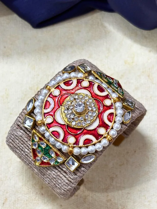 Golden_And_Red_Kundan_Adjustable_Jute_Bracelet