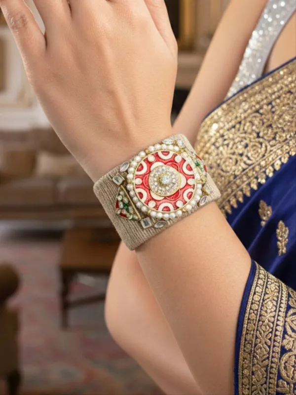 Golden_And_Red_Kundan_Adjustable_Jute_Bracelet