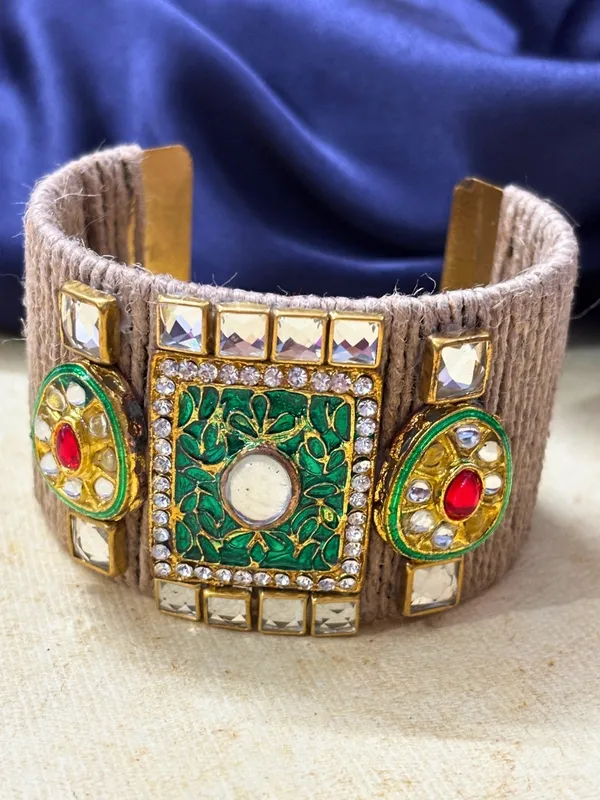 Golden_And_Red_Kundan_Adjustable_Jute_Bracelet