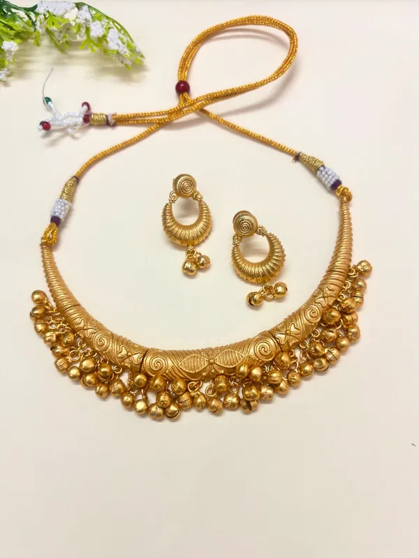 Golden_Choker_Necklace_Ghungroo_Jewellery_Set
