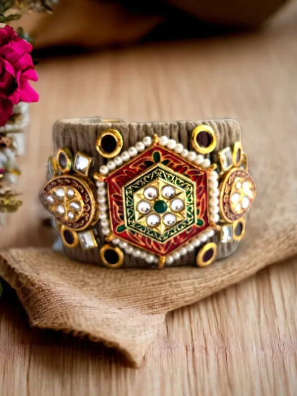 Golden_,Green_And_Red_Kundan_Adjustable_Jute_Bracelet