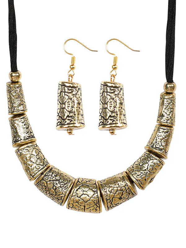 Golden_Tribal_Choker_Necklace_Jewellery_Set_For_Women