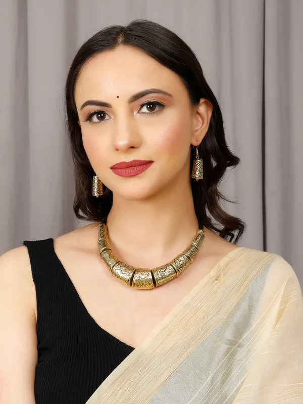 Golden_Tribal_Choker_Necklace_Jewellery_Set_For_Women