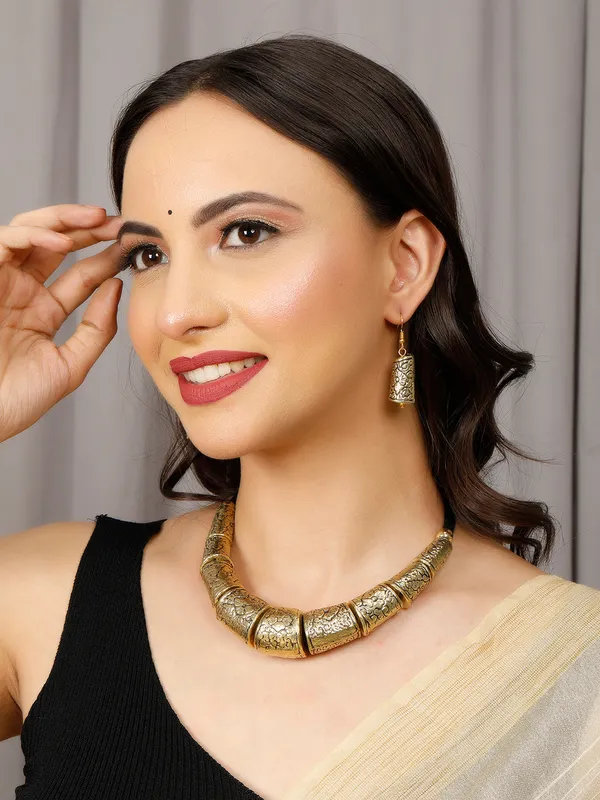 Golden_Tribal_Choker_Necklace_Jewellery_Set_For_Women