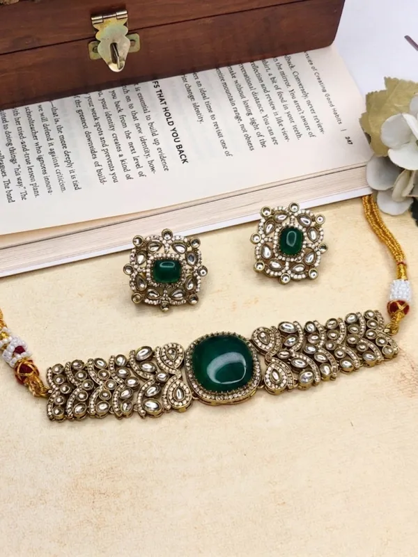 Green_Kundan-Studded_Cubic_Zirconia_Golden_Necklace_Set