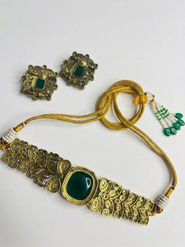 Green_Kundan-Studded_Cubic_Zirconia_Golden_Necklace_Set