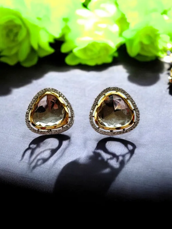 Kundan-Studded_Golden_Necklace_Set