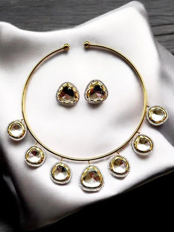 Kundan-Studded_Golden_Necklace_Set