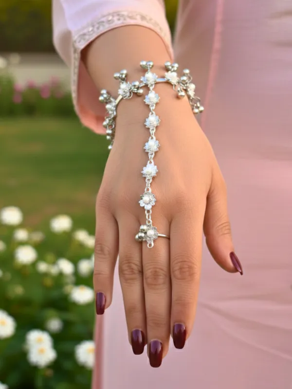 Silver-Plated_Pearl_Ring_Bracelet_With_Hathphool