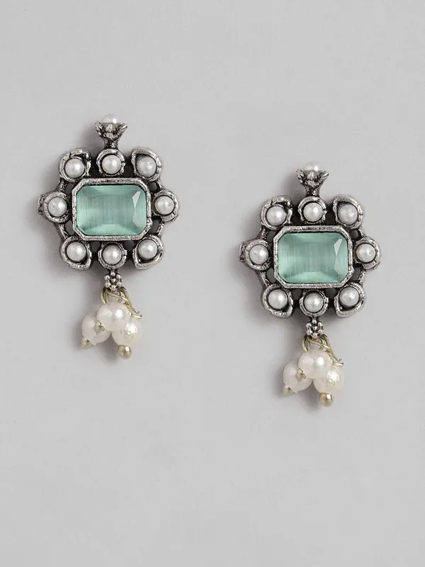 Silver-Toned_Kundan_Stone-Studded_&_Beaded_Oxidised_Jewellery_Set
