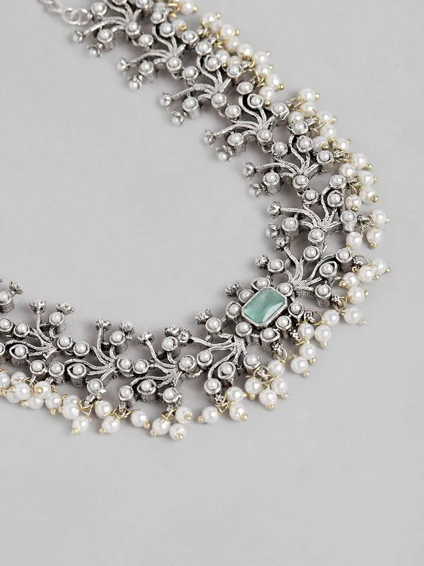 Silver-Toned_Kundan_Stone-Studded_&_Beaded_Oxidised_Jewellery_Set