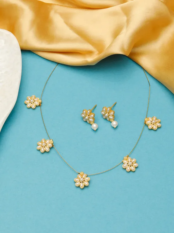 Sleek_White_Beads_Necklace_Necklace_Online