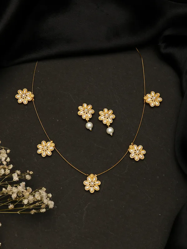 Sleek_White_Beads_Necklace_Necklace_Online