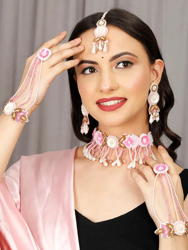 Wedding_Beaded_Floral_Necklace_Set_With_Maang_Tikka_,Earrings_And_Hathphool