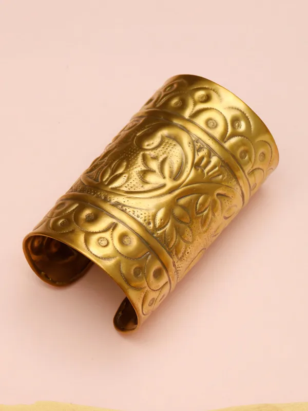 Women_Gold-Plated_Oxidised_Cuff_Bracelet/Handcuff