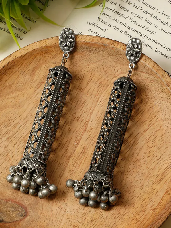 Women_Oxidized_Silver_Contemporary_Jhumkas_Earring
