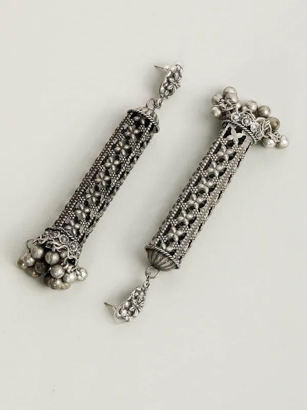 Women_Oxidized_Silver_Contemporary_Jhumkas_Earring