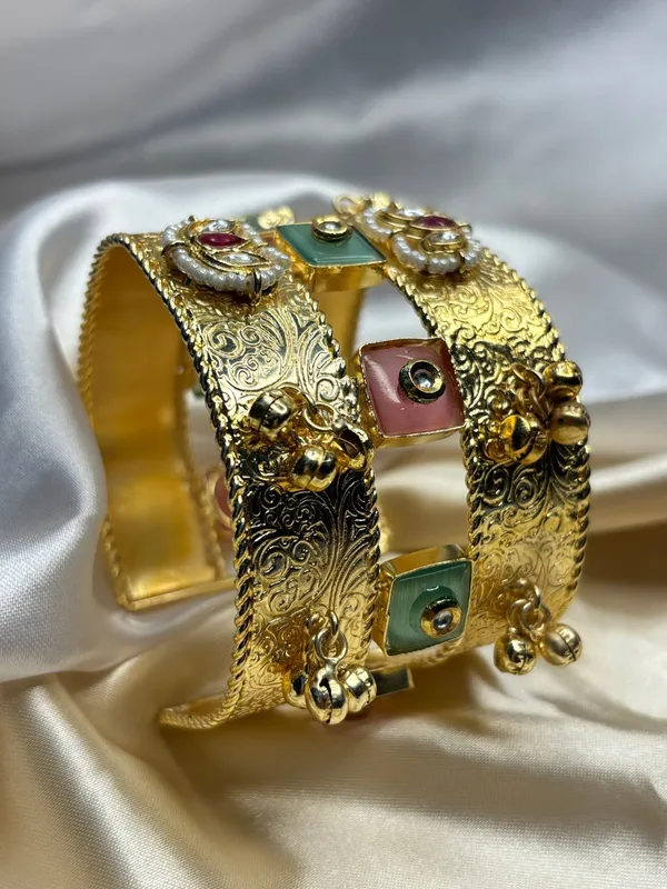 Women_Gold-Plated_Kundan_&_Pearl_Embellished_Adjustable_Bangle_Bracelet