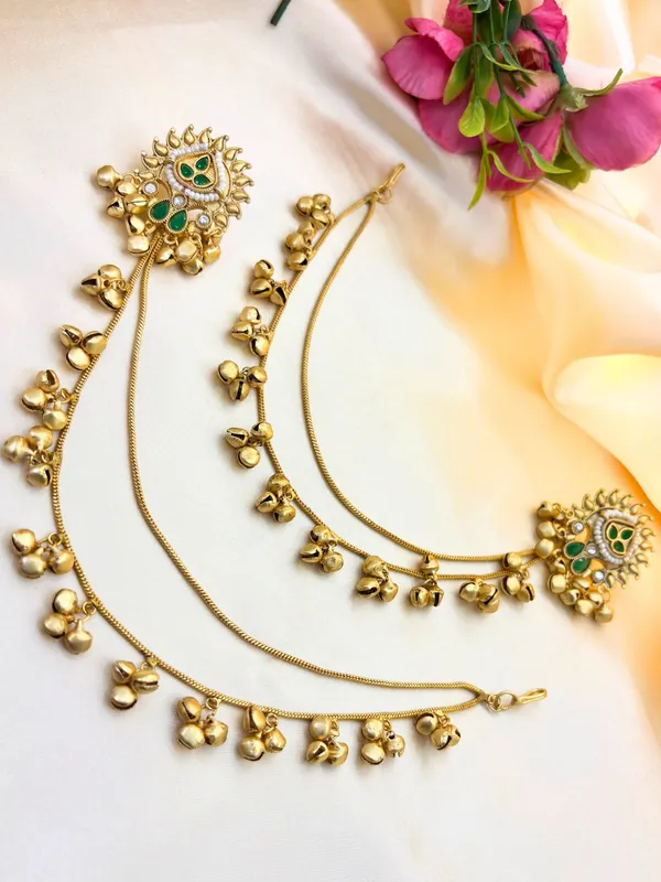 Women_Gold-Plated_Kundan_Studded_Earrings_With_Hair_Chain