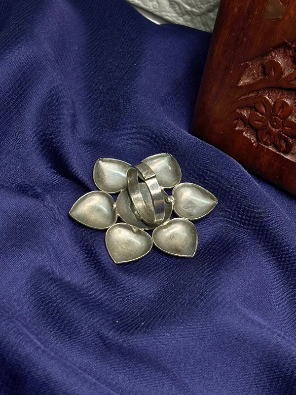 Women_Oxidised_Silver-Plated_Floral_Statement_Ring