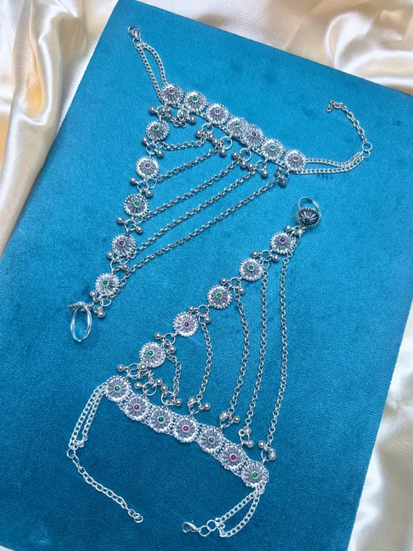 Women_Oxidised_Silver-Plated_Pink_Kundan_Stone-Studded_Layered_Chain_Anklet_With_Toe_Ring