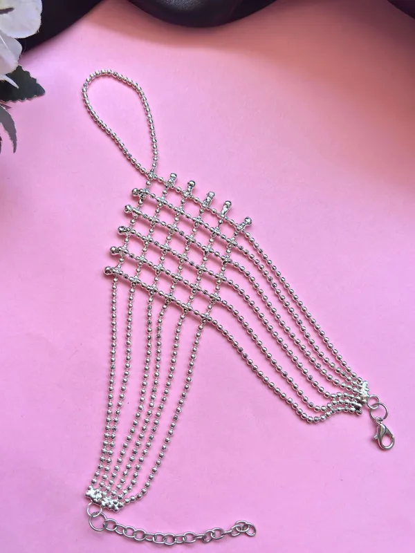 Women_Silver-Plated_Handcrafted_Hathphool_Wraparound_Bracelet_Set