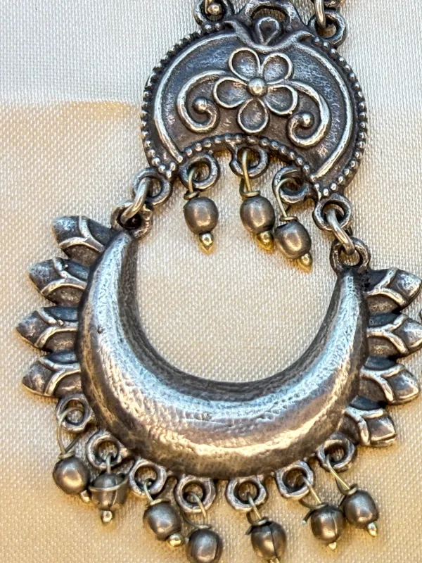 Women_Silver-Plated_Oxidized_Crescent-Shaped_Chandbali_Drop_Earrings