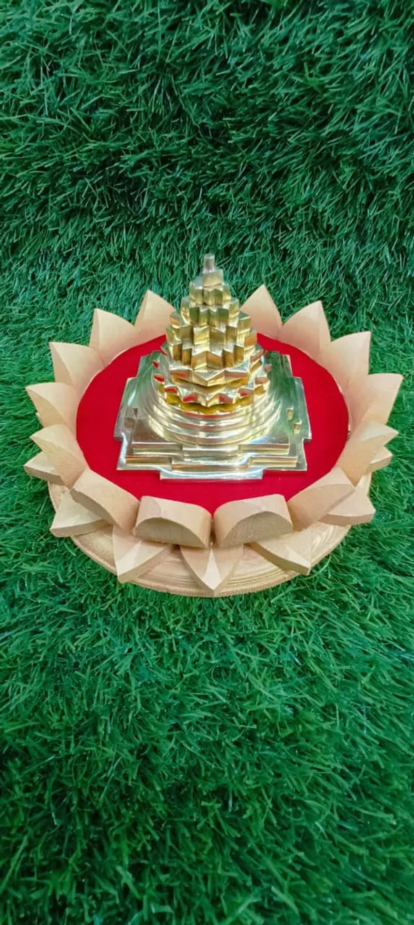 Premium_Ashtadhatu_Shri_Yantra_Pyramid