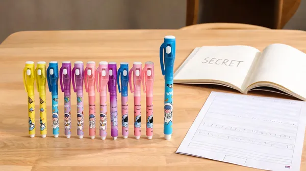 Multicolor_Space_Print_Invisible_Ink_Pen_With_Uv_Light_Pack_Of_4