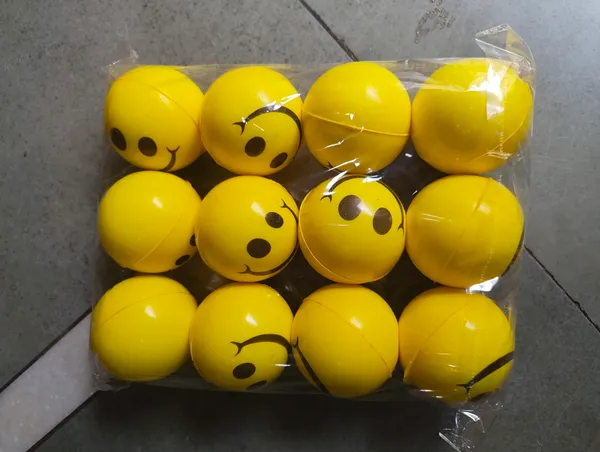 Everlite_Yellow_Smiley_Print_Foam_Bouncy_Balls_Set_Of_12