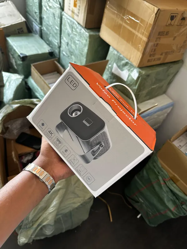 Led_4K_Video_Projector_Wifi_Bluetooth_For_Home_Cinema