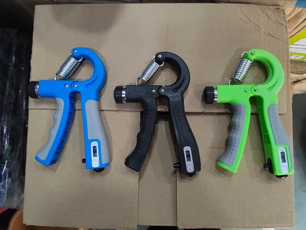 Everlite_Multicolor_Adjustable_Hand_Grip_Strengthener_With_Counter_Set_Of_3