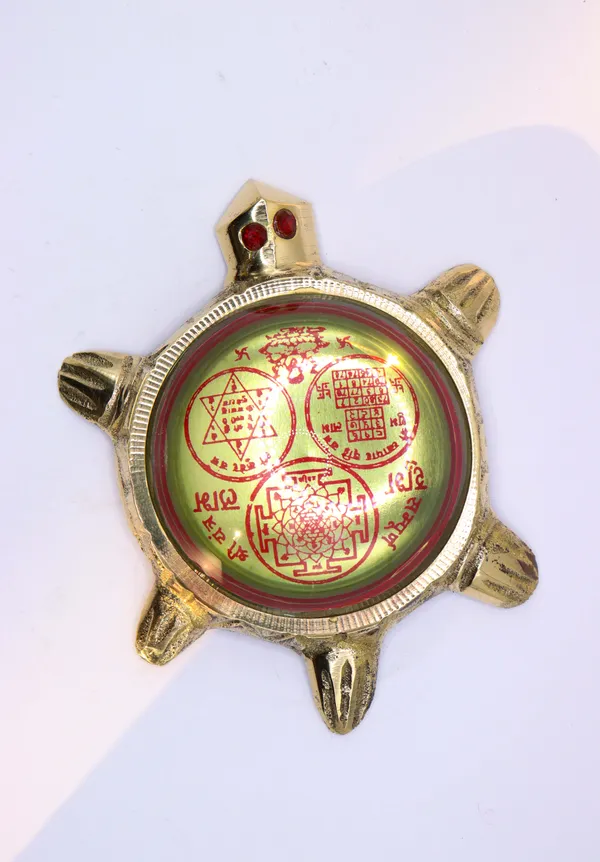 Brass_Turtle_Yantra_Plate_With_Vastu_Symbols