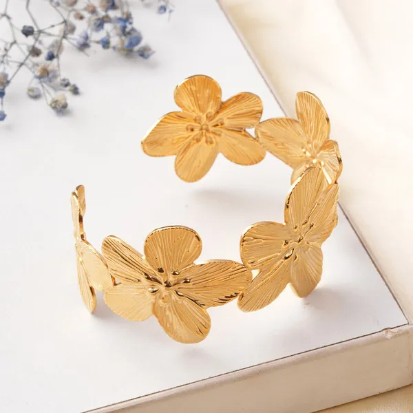 Gold_Floral_Cuff_Bracelet