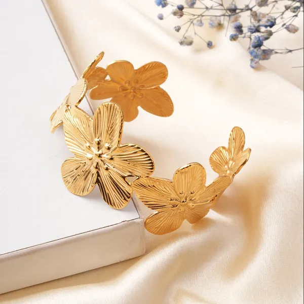 Gold_Floral_Cuff_Bracelet