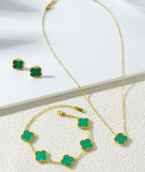 Green_Clover_Charm_Bracelet