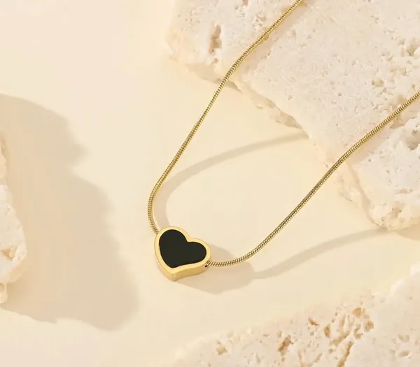 Black_Heart_Gold_Necklace