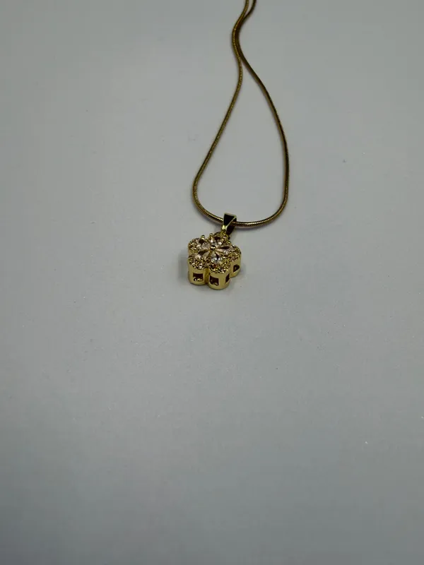 Gold_Floral_Crystal_Pendant_Necklace_Default_Title