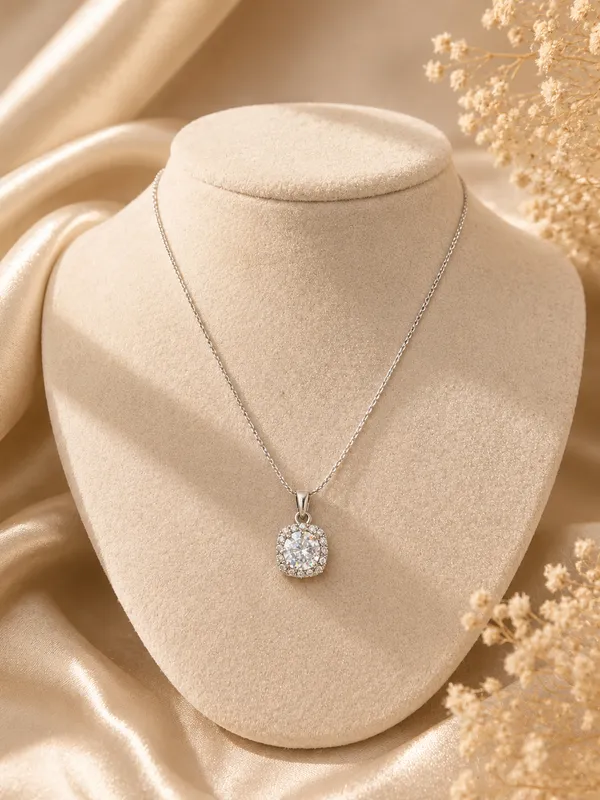 Silver_Oval_Crystal_Pendant_Necklace