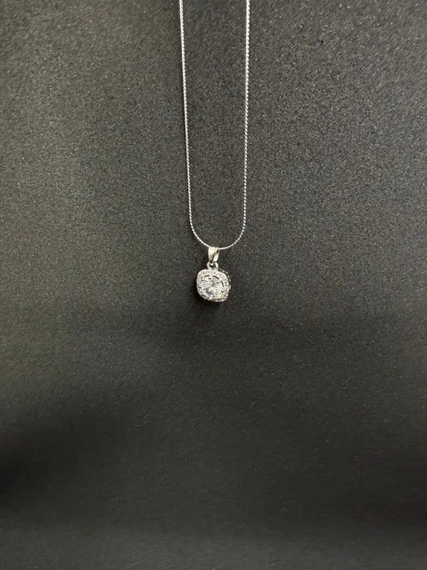 Silver_Oval_Crystal_Pendant_Necklace