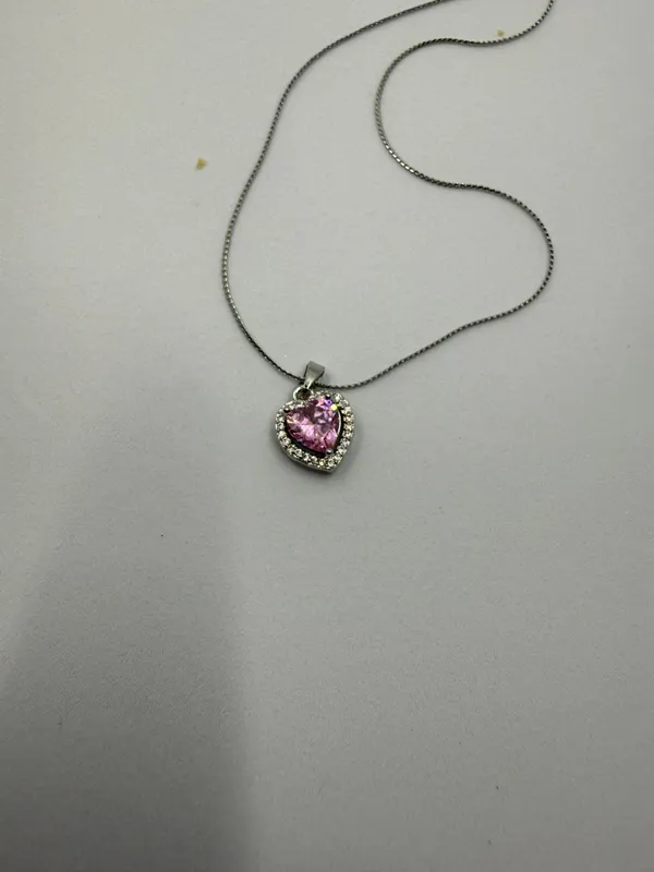 Silver_And_Pink_Heart_Pendant_Necklace