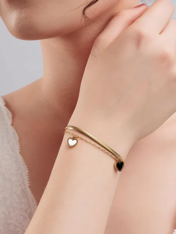 Heart_Charm_Bracelet_With_Adjustable_Chain_Elegant_Style_For_Women_Special_Occasions