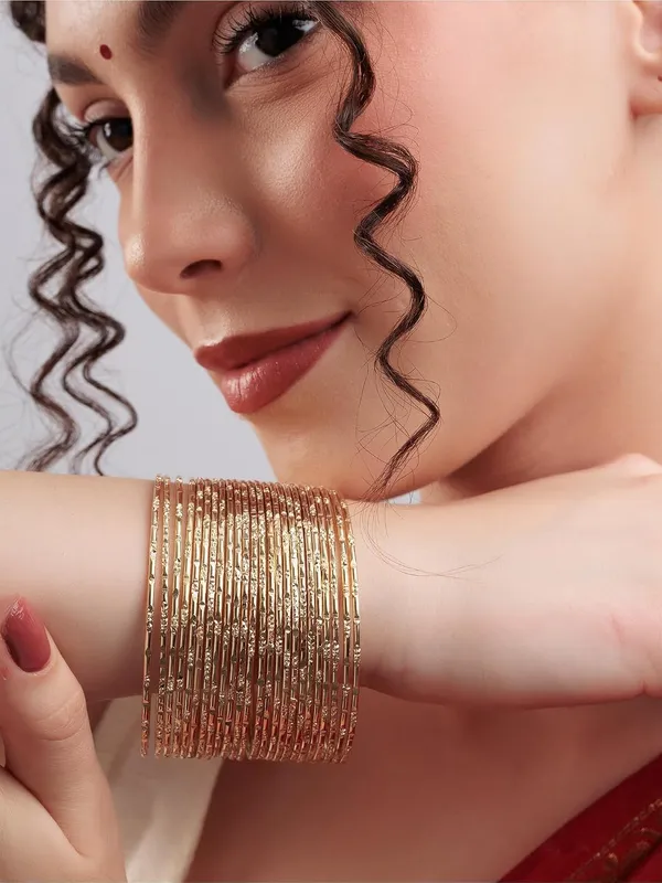 Elegant_Traditional_Multi_Layered_Bangles_Set_For_Women