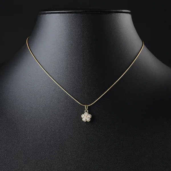 Elegant_Pendant_Necklace_With_Crystal_Accent_For_Women_Daily_Festive_Jewelry