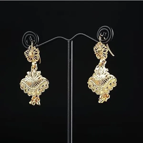 Elegant_Dangling_Earrings_For_Women_Traditional_Floral_Design_With_Hanging_Beads_Festive_Party_And_Wedding_Jewellery