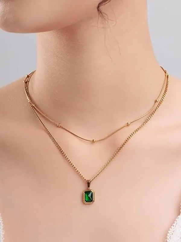 Elegant_Green_Gem_Pendant_Necklace_For_Women_Stylish_Daily_Festive_Jewelry
