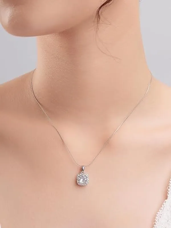 Elegant_Crystal_Pendant_Necklace_For_Women_Stylish_Everyday_And_Festival_Jewelry