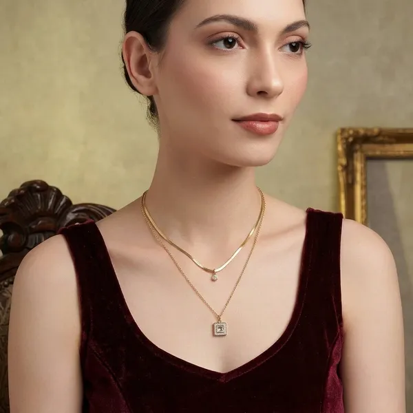 Elegant_Square_Crystal_Pendant_Necklace_For_Women_Chic_Layered_Chain_Jewelry_For_Daily_Wear