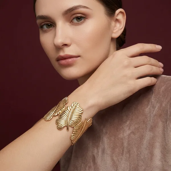 Golden_Leaf_Design_Open_Cuff_Bracelet_For_Women_Adjustable_Elegant_Leaf_Shaped_Bracelet_For_Daily_Wear_Parties_Office_Weddings_Gifts_Stylish_Jewelry_Accessory